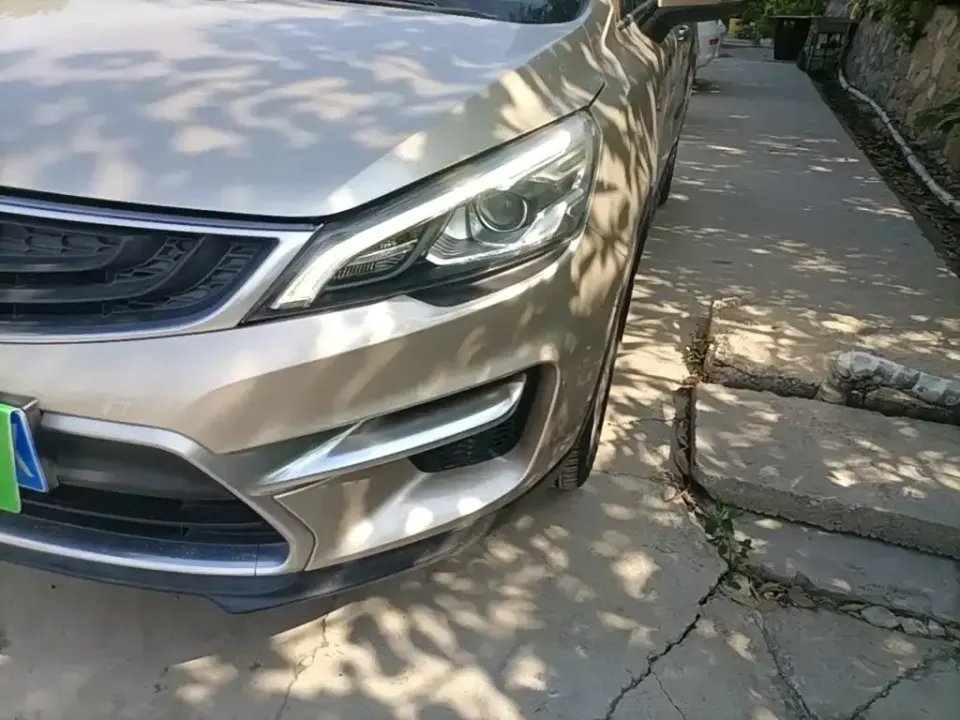 Geely Emgrand GS