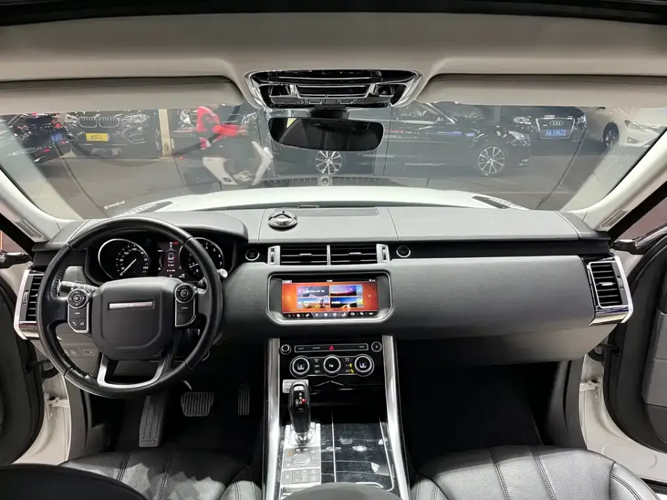 Land Rover Sport