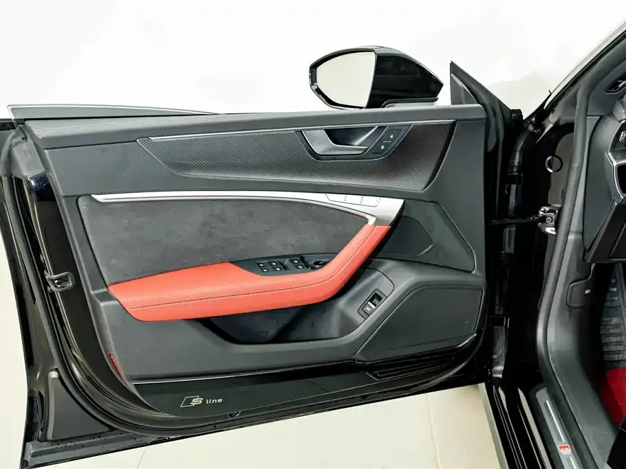 Audi A7L