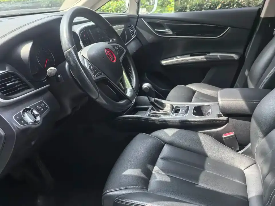 BYD MAX