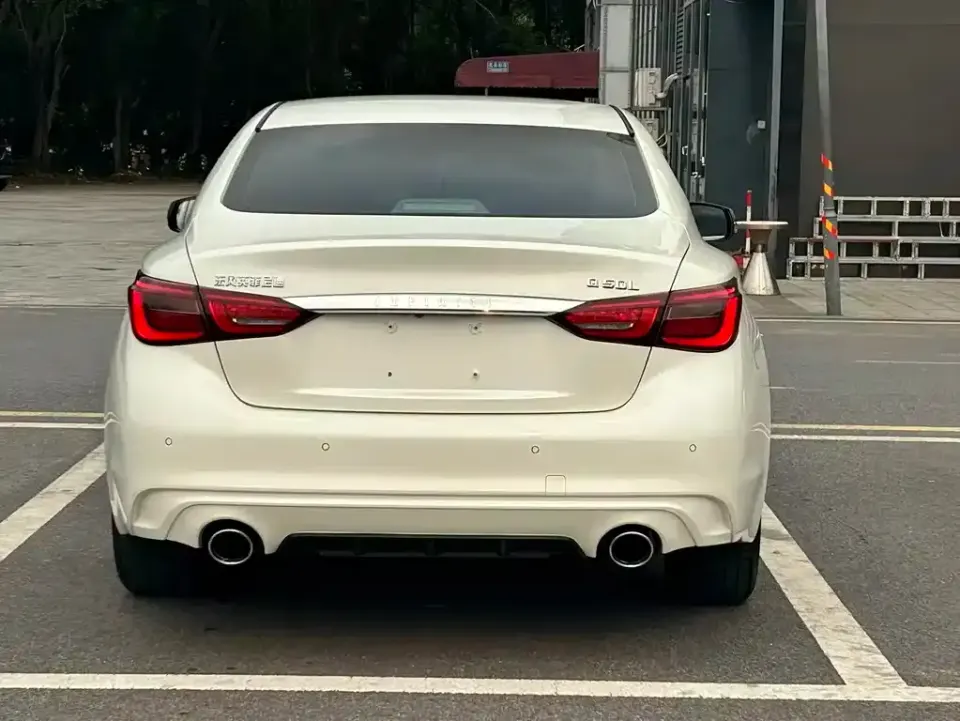 Infiniti Q50L