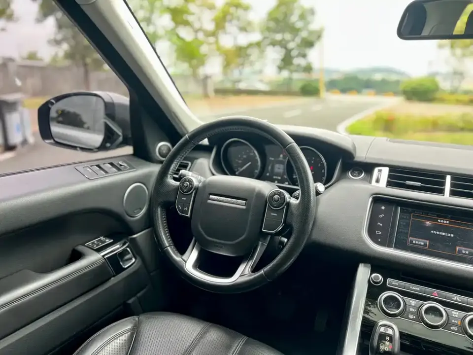 Land Rover Sport