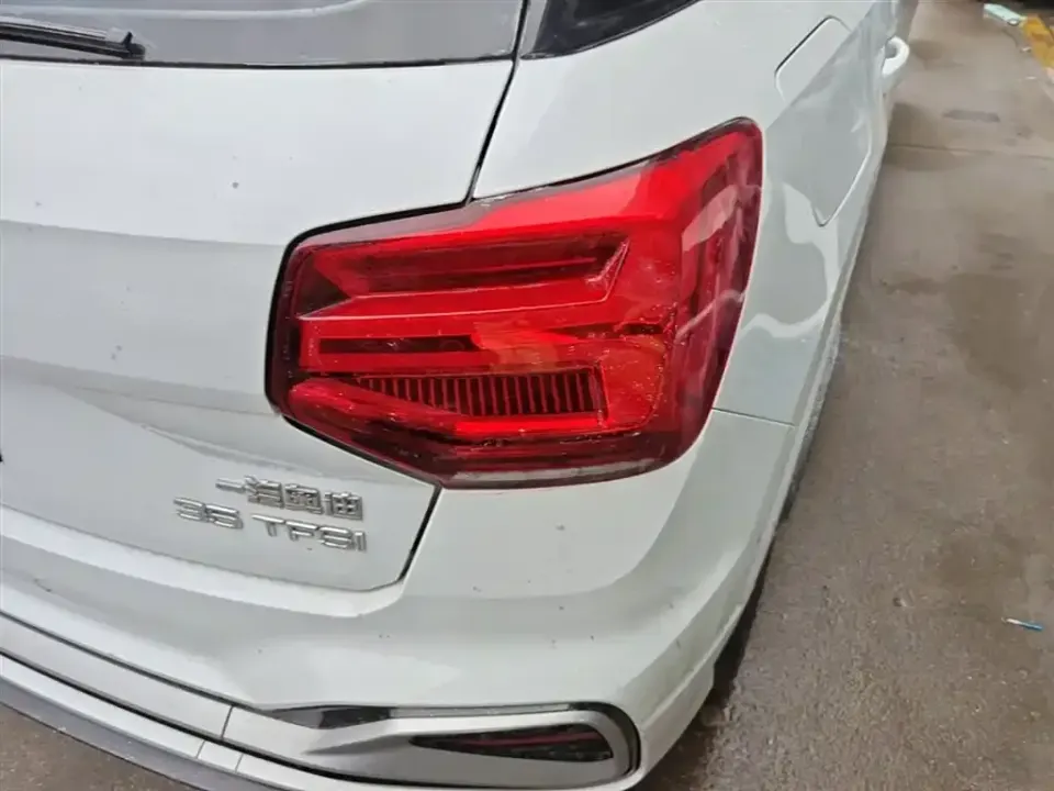 Audi Q2L