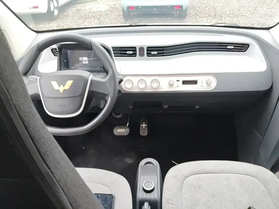 Wuling MINIEV
