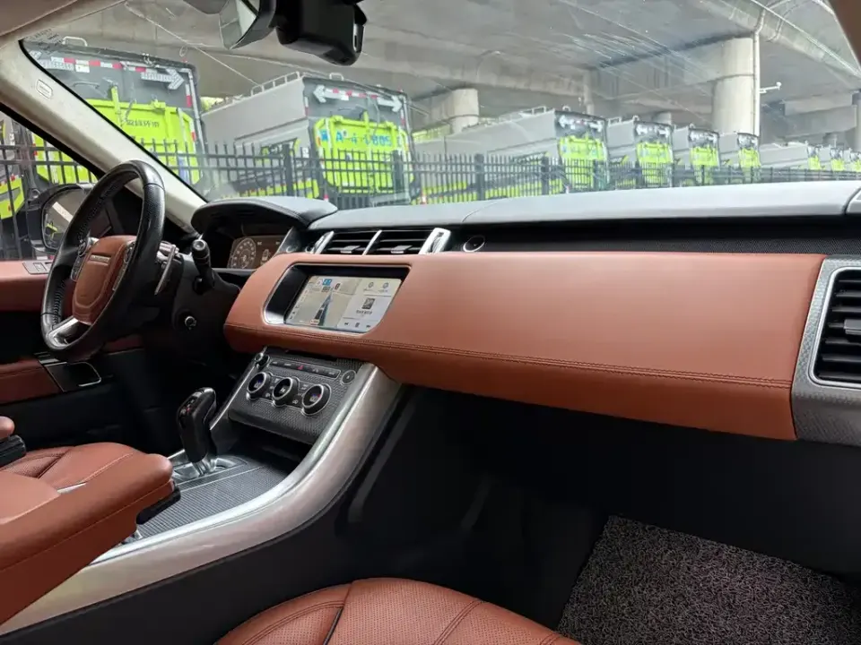 Land Rover Sport
