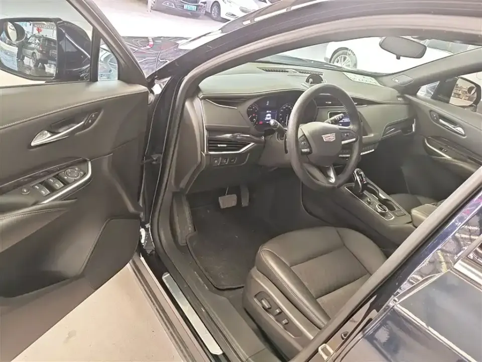Cadillac XT4