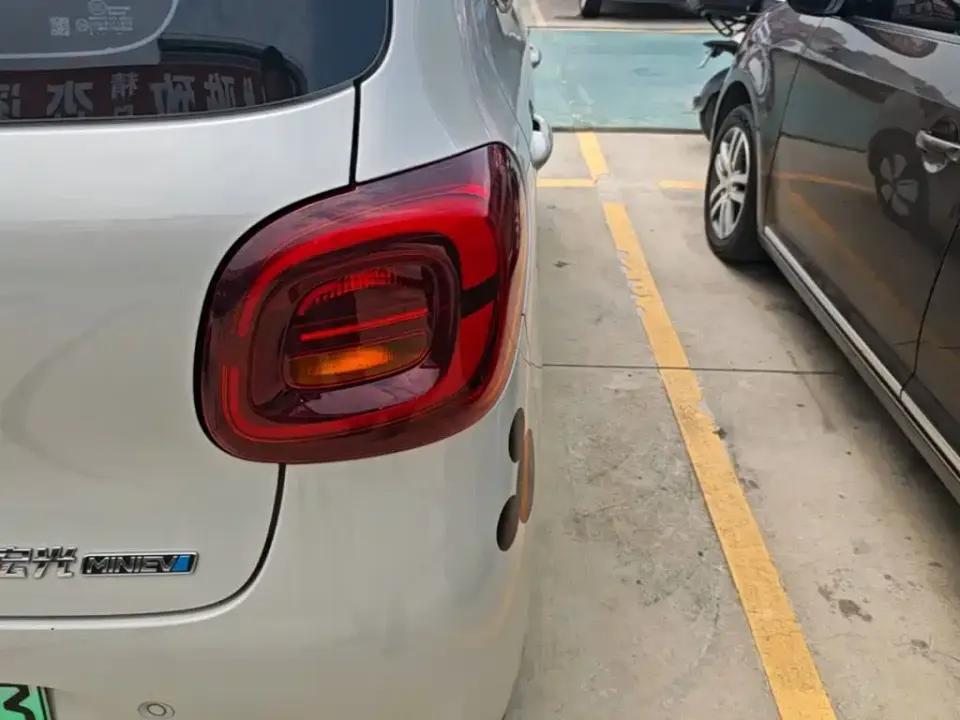 Wuling MINIEV