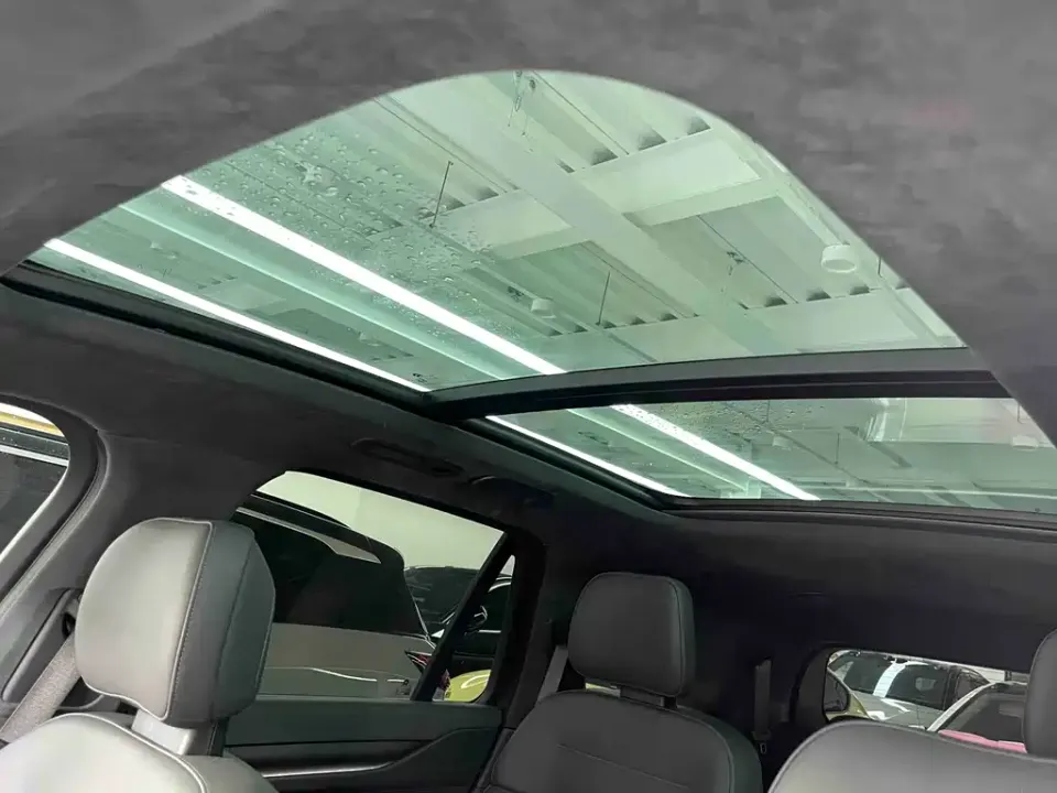Nio ES8