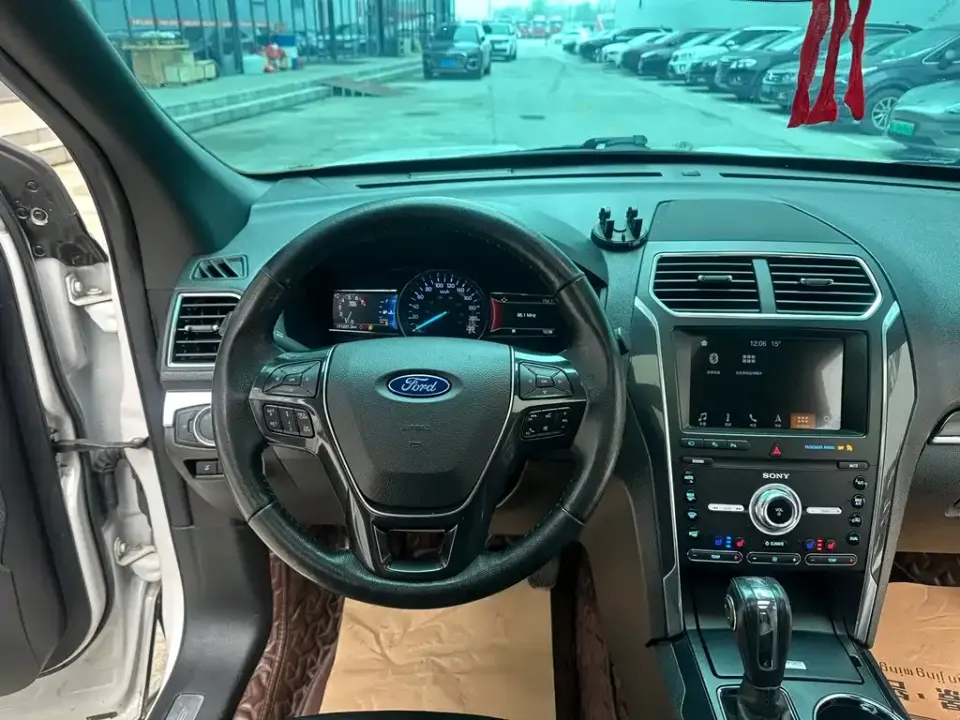 Ford Explorer (Import)