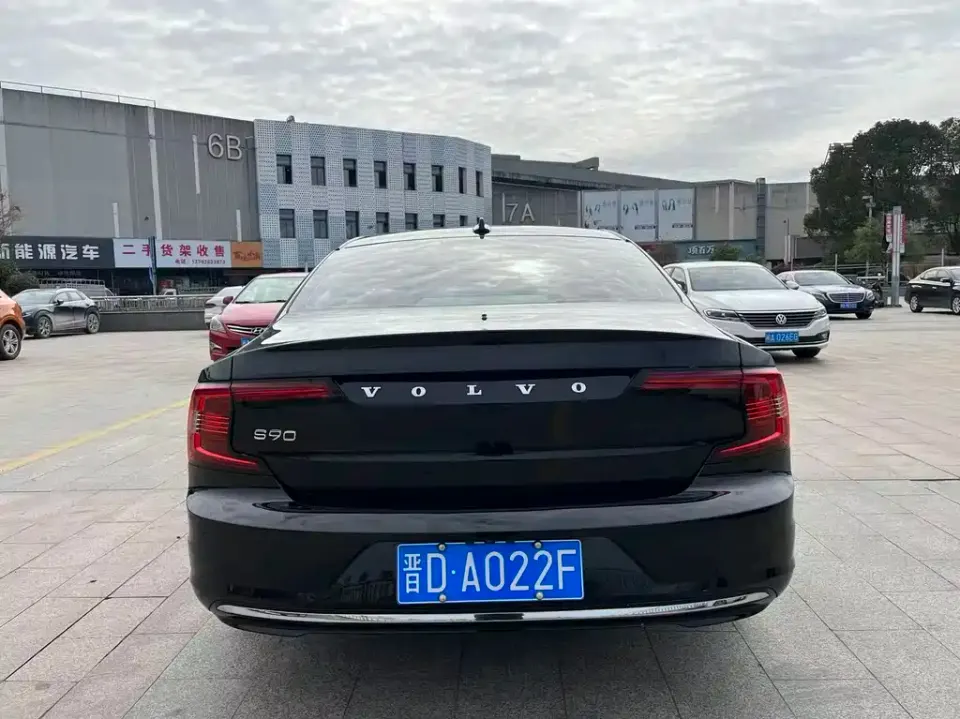 Volvo S90
