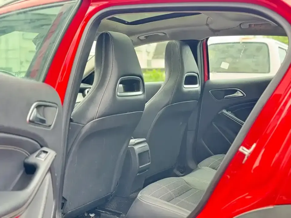Mercedes-Benz GLA (Import)