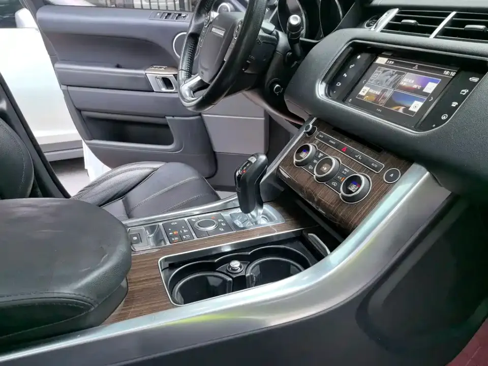 Land Rover Sport