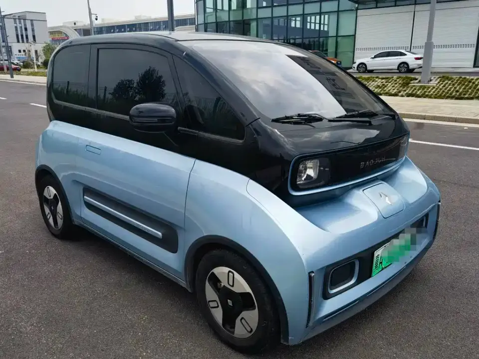 Baojun E300