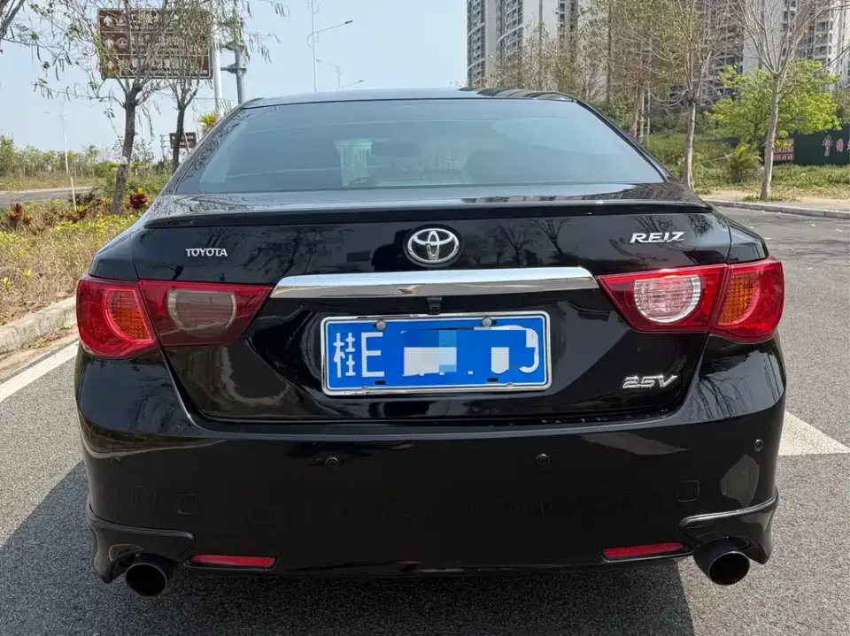 Toyota Reiz