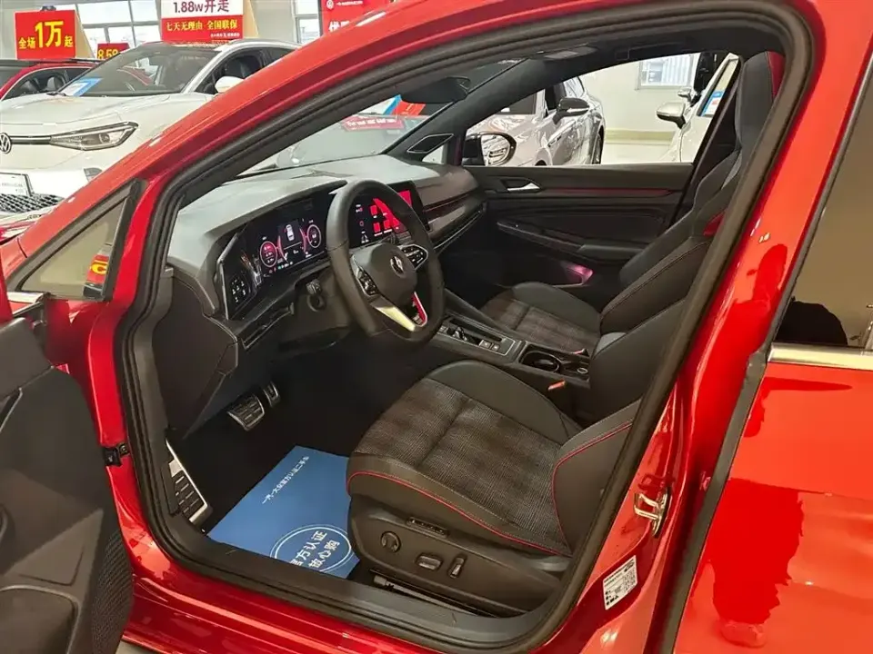 Volkswagen Golf GTI