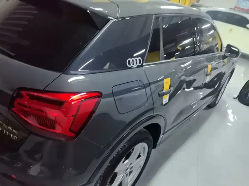 Audi Q2L