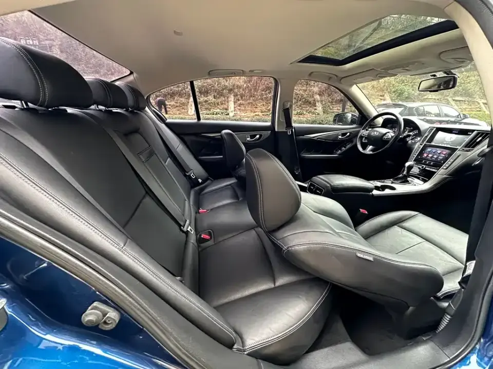 Infiniti Q50L