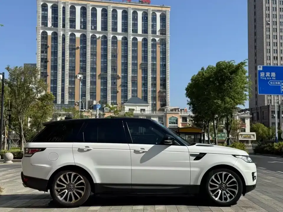 Land Rover Sport