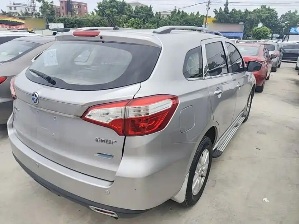 Venucia T70