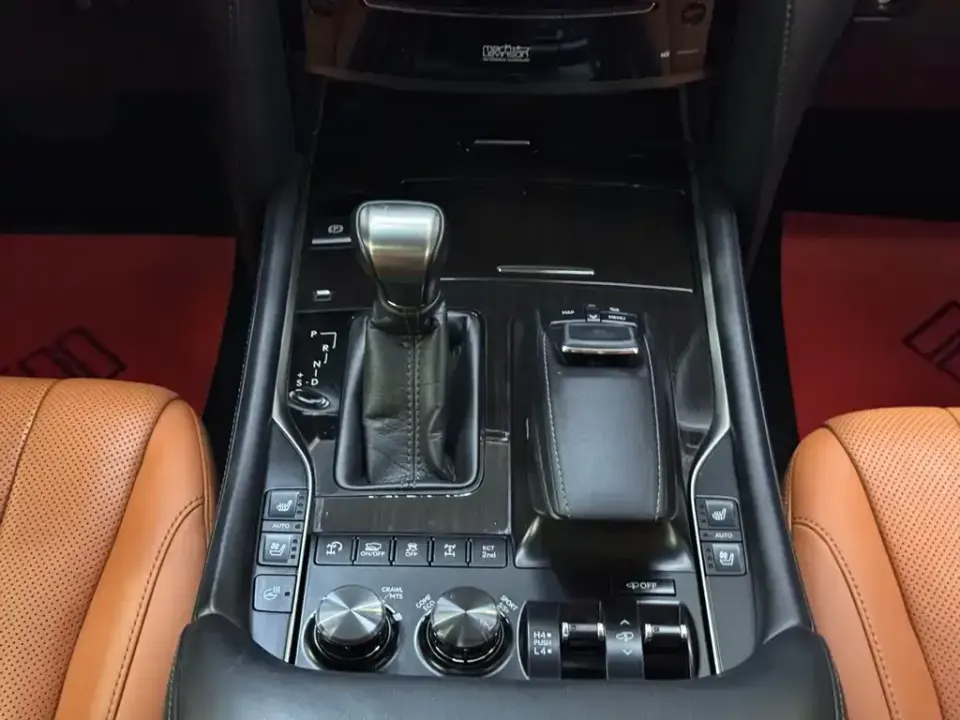 Lexus LX