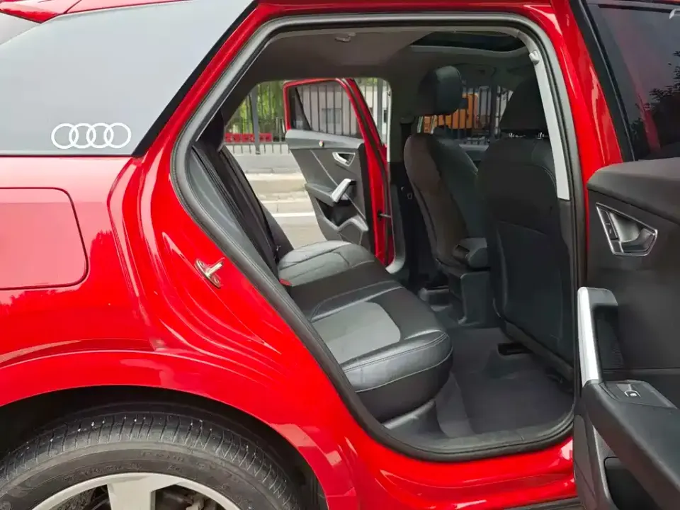 Audi Q2L