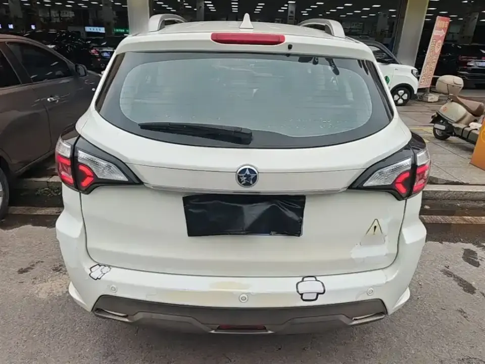 Venucia T70