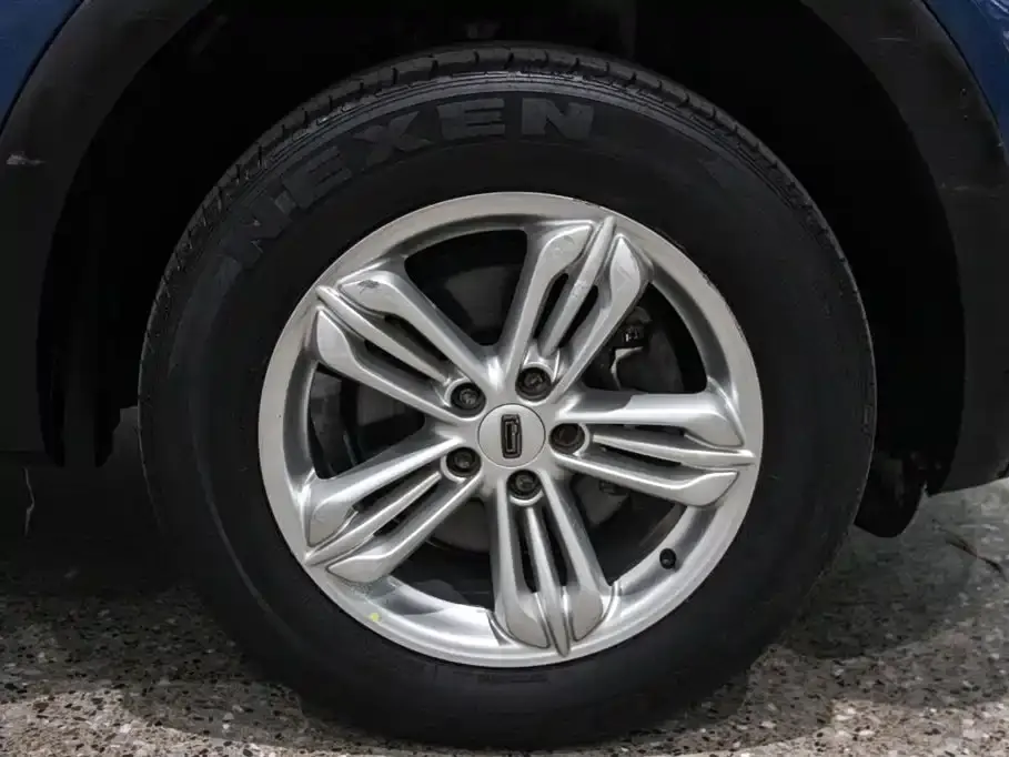 Qoros Qoros 5