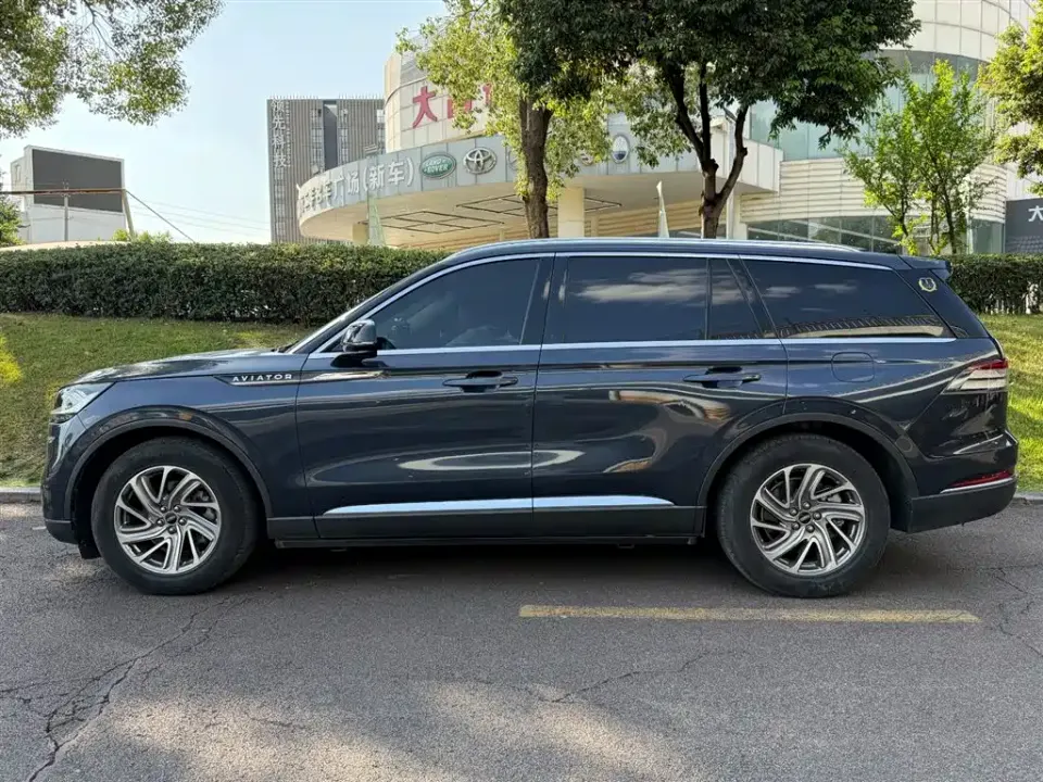 Lincoln Aviator