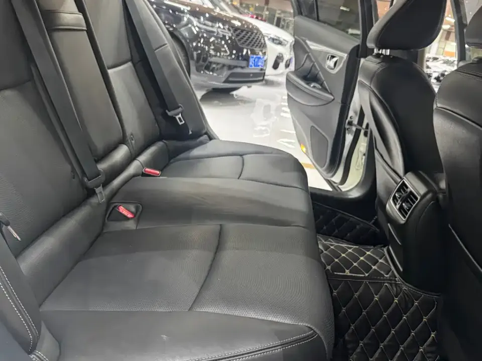 Infiniti Q50L