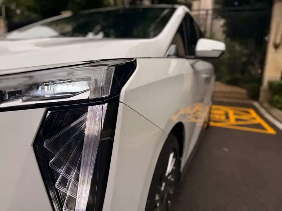 GAC Trumpchi M8