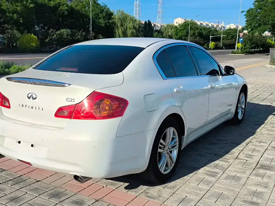 Infiniti G