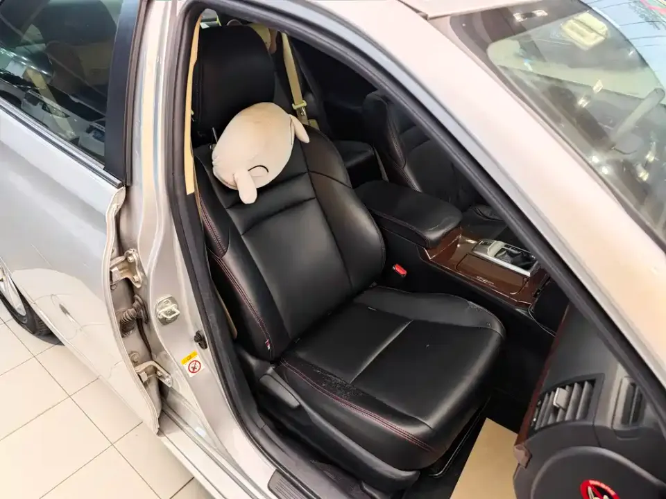 Toyota Reiz