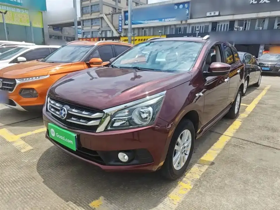 Venucia T70