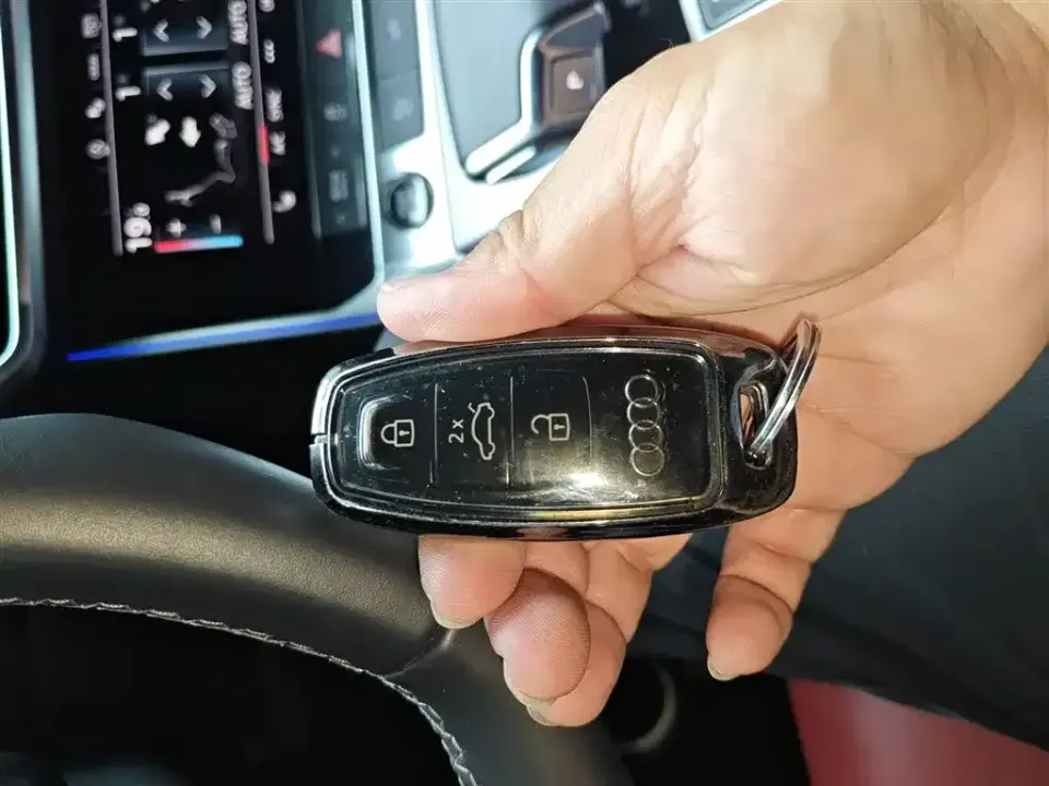 Audi A7L