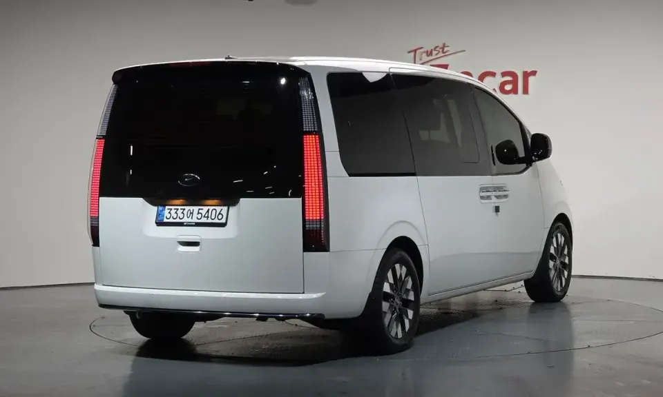 Hyundai Staria