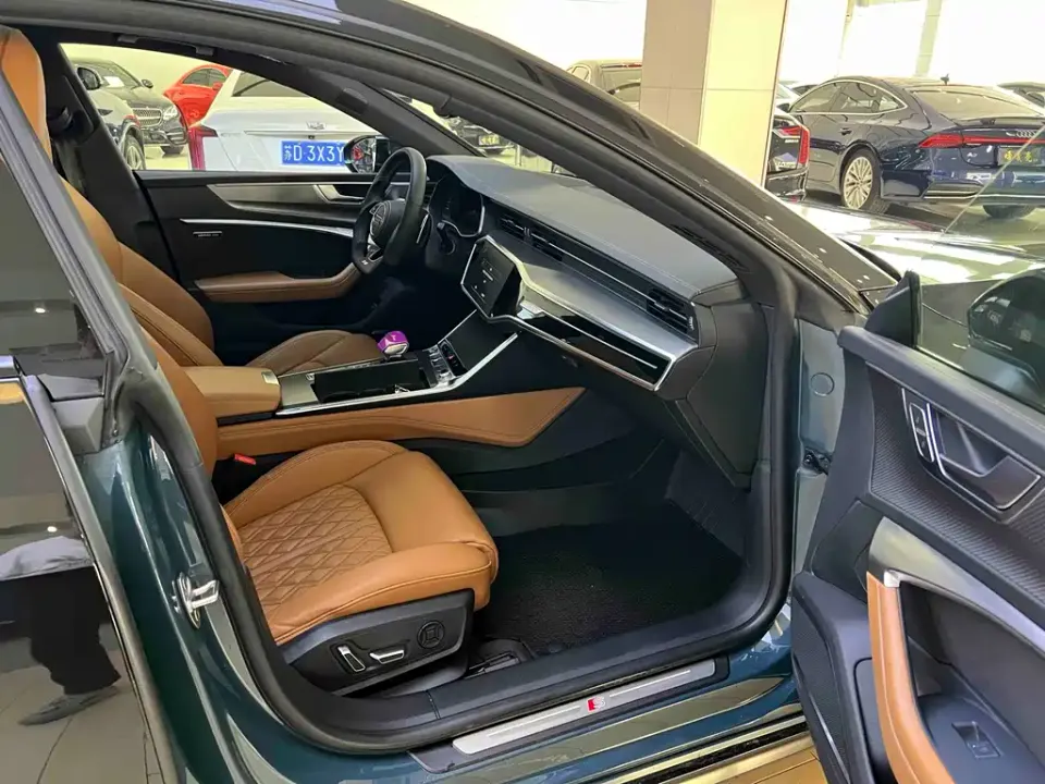 Audi A7L