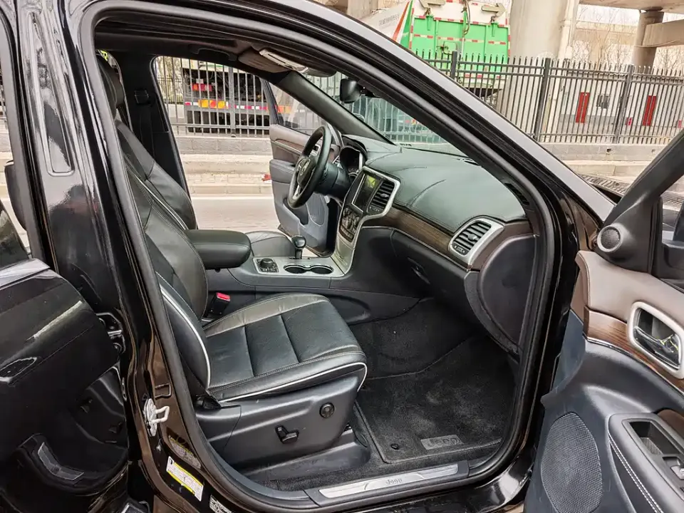 Jeep Grand Cherokee (Import)