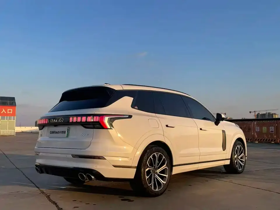 Lynk & Co 09