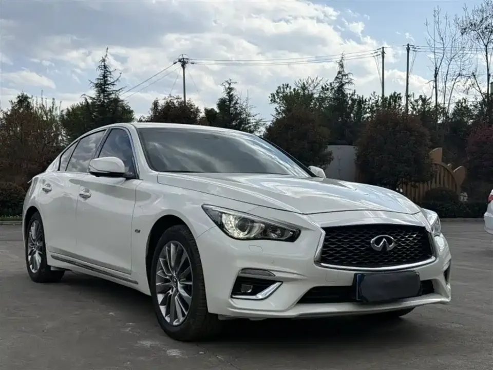 Infiniti Q50L