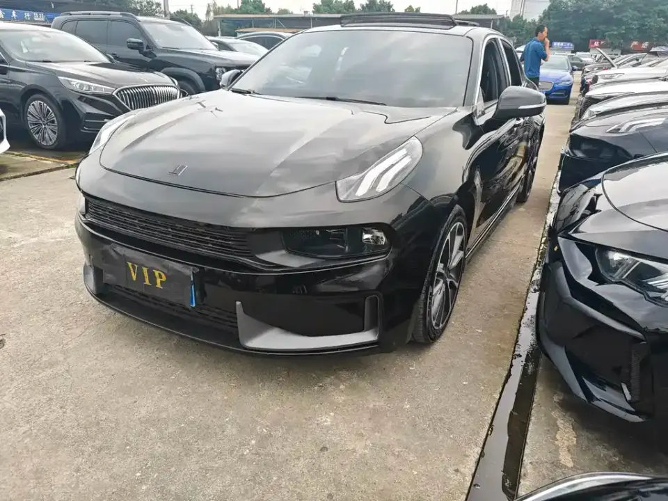 Lynk & Co 03