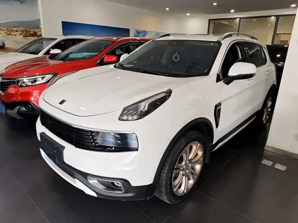 Lynk & Co 01