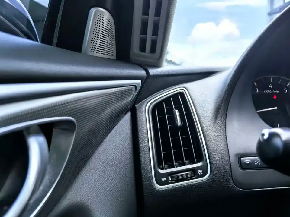 Infiniti Q50L