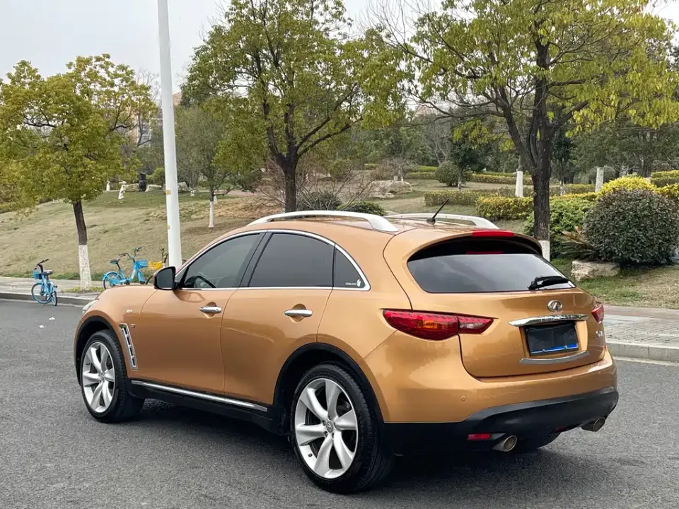 Infiniti QX70