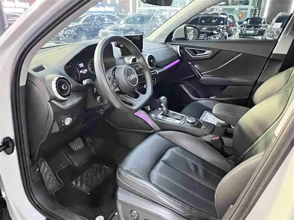Audi Q2L