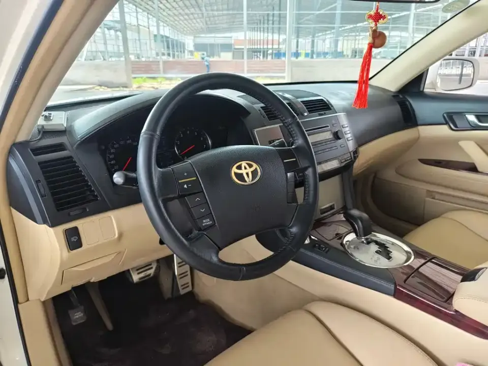 Toyota Reiz