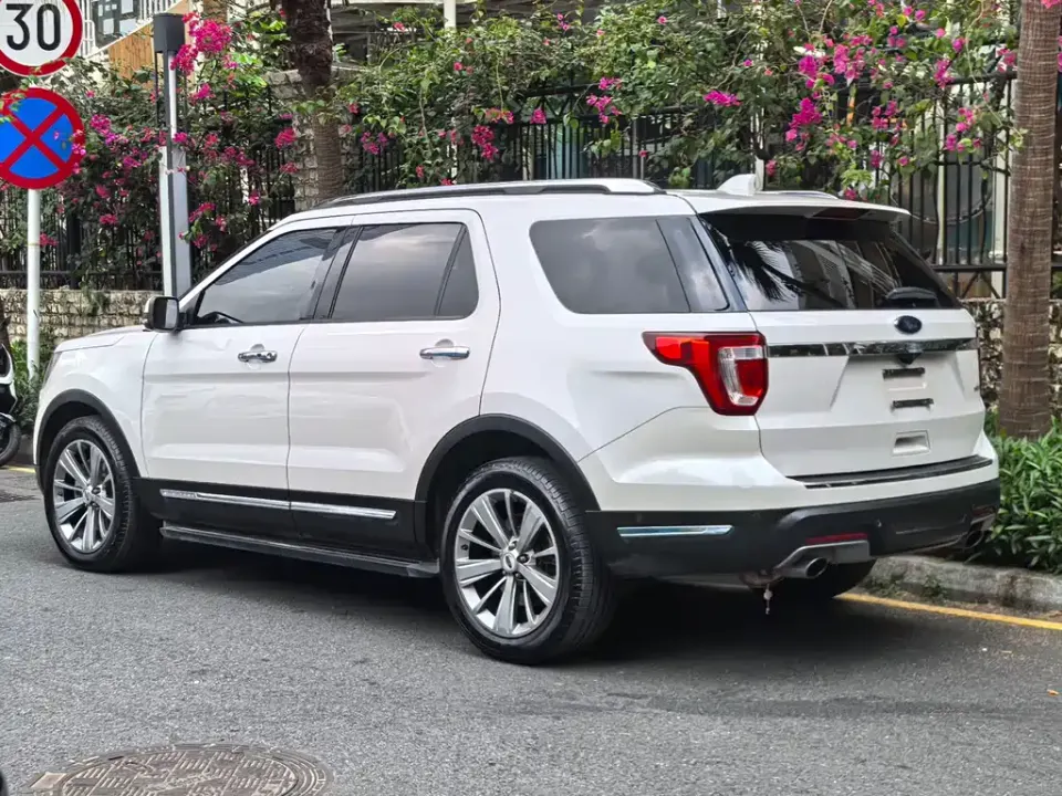 Ford Explorer (Import)