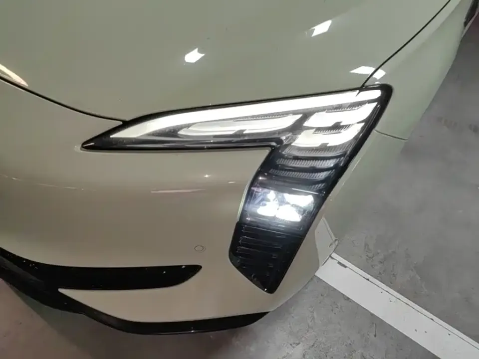 Hongqi Hongqi EH7