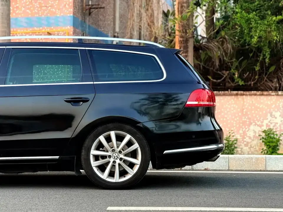 Volkswagen Magotan (Import)