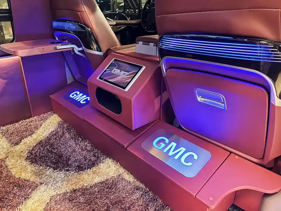 GMC Savana