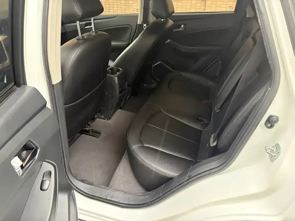 Venucia T70
